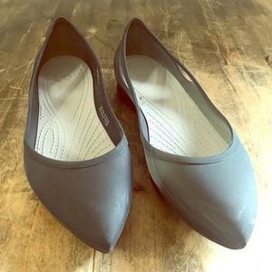 Crocs Rio Flat, charcoal rubber pointy ballet shoe